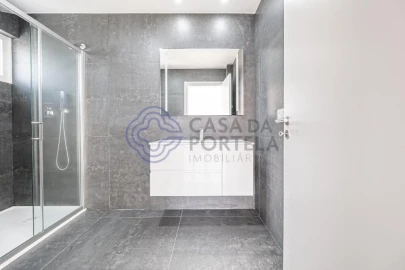 Moradia T4 para Venda em São Pedro da Cadeira