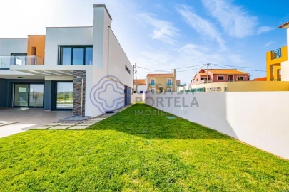Moradia T4 para Venda em São Pedro da Cadeira