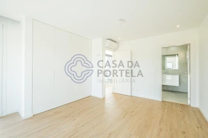 Moradia T4 para Venda em São Pedro da Cadeira