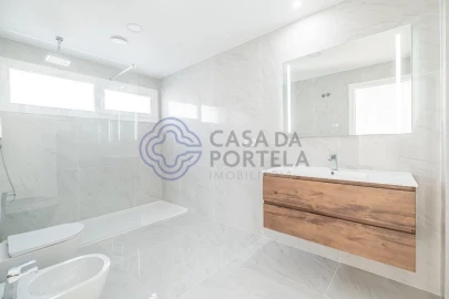 Moradia T4 para Venda em São Pedro da Cadeira