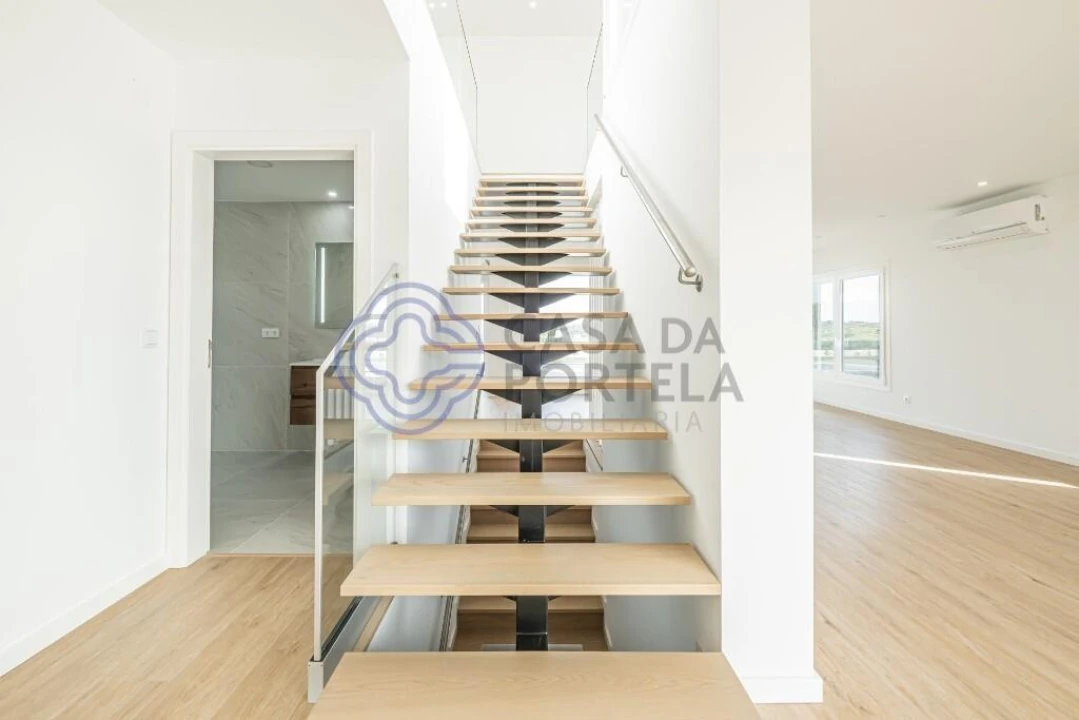 Moradia T4 para Venda em São Pedro da Cadeira Foto 21