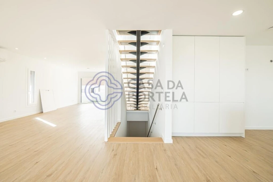 Moradia T4 para Venda em São Pedro da Cadeira Foto 44