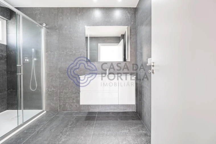 Moradia T4 para Venda em São Pedro da Cadeira Foto 39