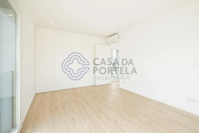 Moradia T4 para Venda em São Pedro da Cadeira Foto 32