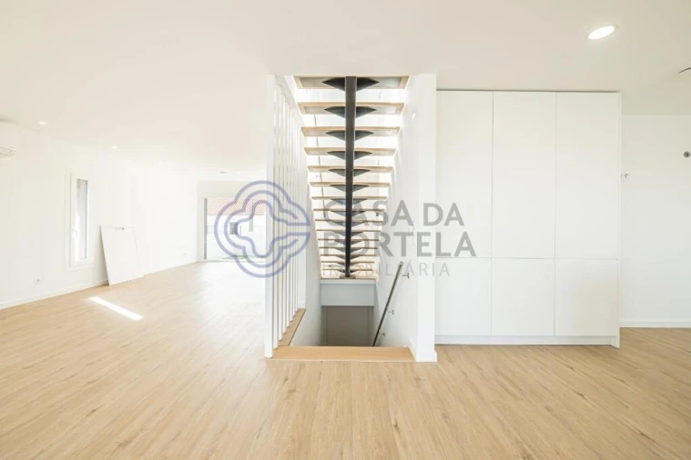 Moradia T4 para Venda em São Pedro da Cadeira Foto 44