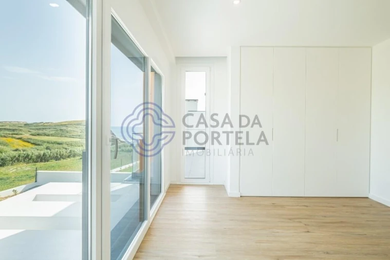 Moradia T4 para Venda em São Pedro da Cadeira Foto 24