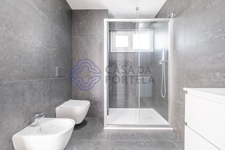 Moradia T4 para Venda em São Pedro da Cadeira Foto 38
