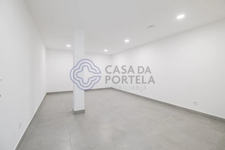 Moradia T4 para Venda em São Pedro da Cadeira Foto 50