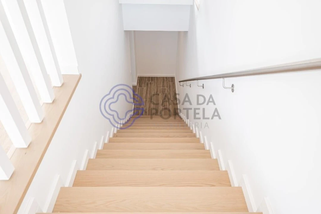 Moradia T4 para Venda em São Pedro da Cadeira Foto 45