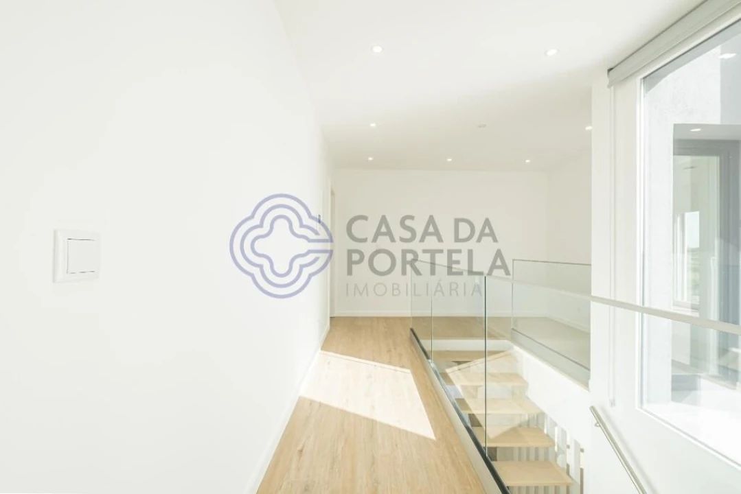 Moradia T4 para Venda em São Pedro da Cadeira Foto 23