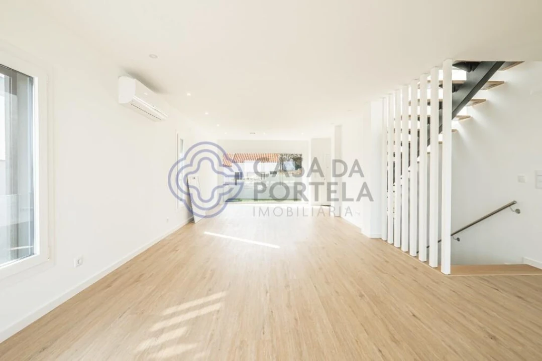 Moradia T4 para Venda em São Pedro da Cadeira Foto 8