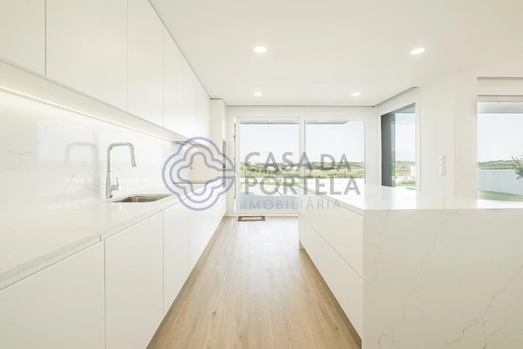 Moradia T4 para Venda em São Pedro da Cadeira Foto 11