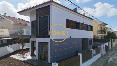 Moradia T3 para Venda em Algueirão-Mem Martins