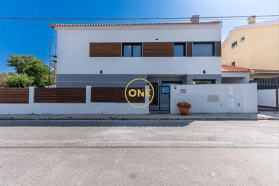Moradia T3 para Venda em Algueirão-Mem Martins