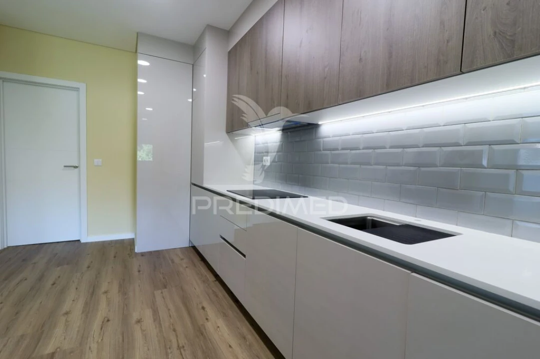Apartamento T1 para Venda em Ermesinde Foto 1