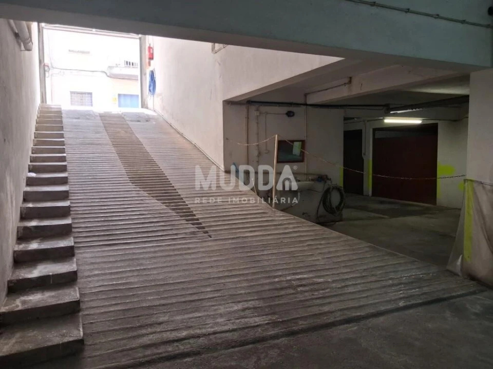 Garagem para Venda em Caldas da Rainha - Santo Onofre e Serra do Bouro Foto 5