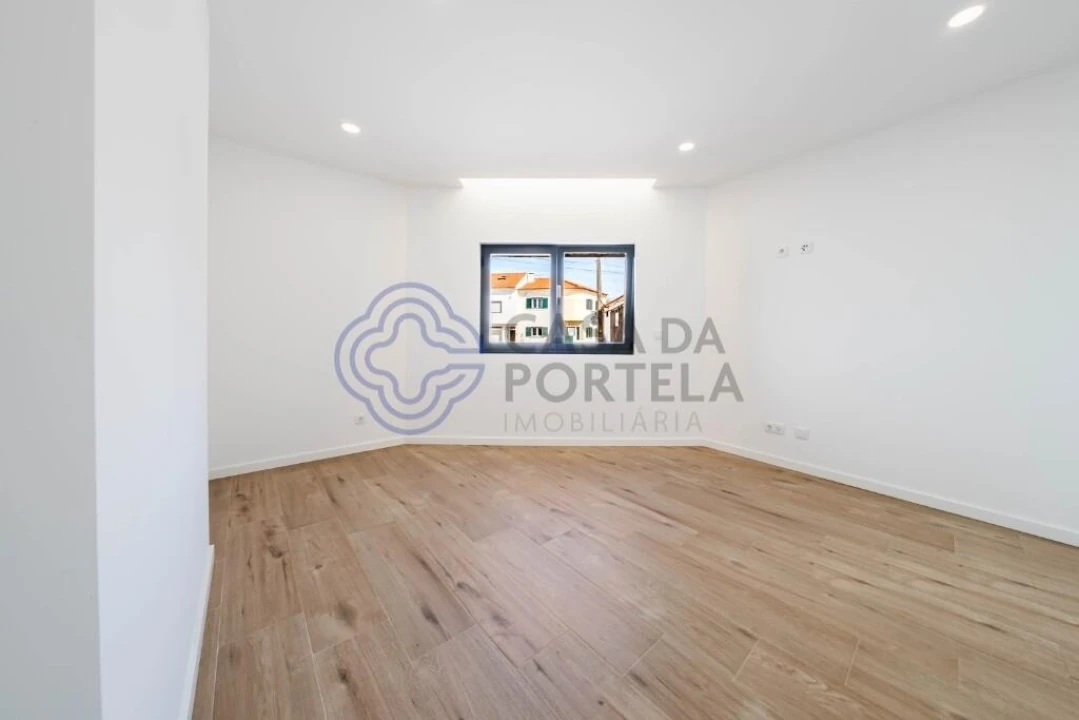Apartamento T3 para Venda em São Pedro da Cadeira Foto 11
