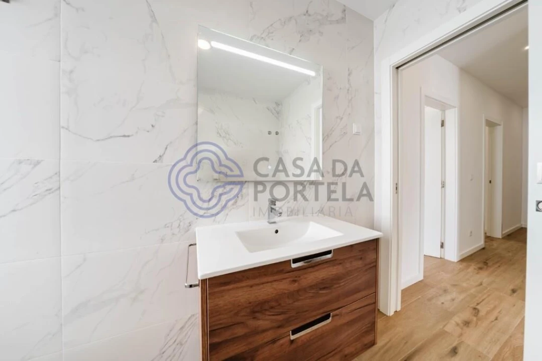 Apartamento T3 para Venda em São Pedro da Cadeira Foto 9