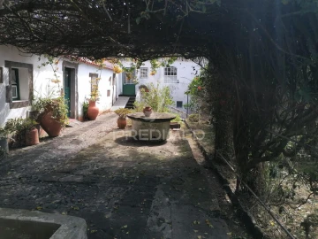 Moradia T6 para Venda em Praia da Vitoria (Santa Cruz)