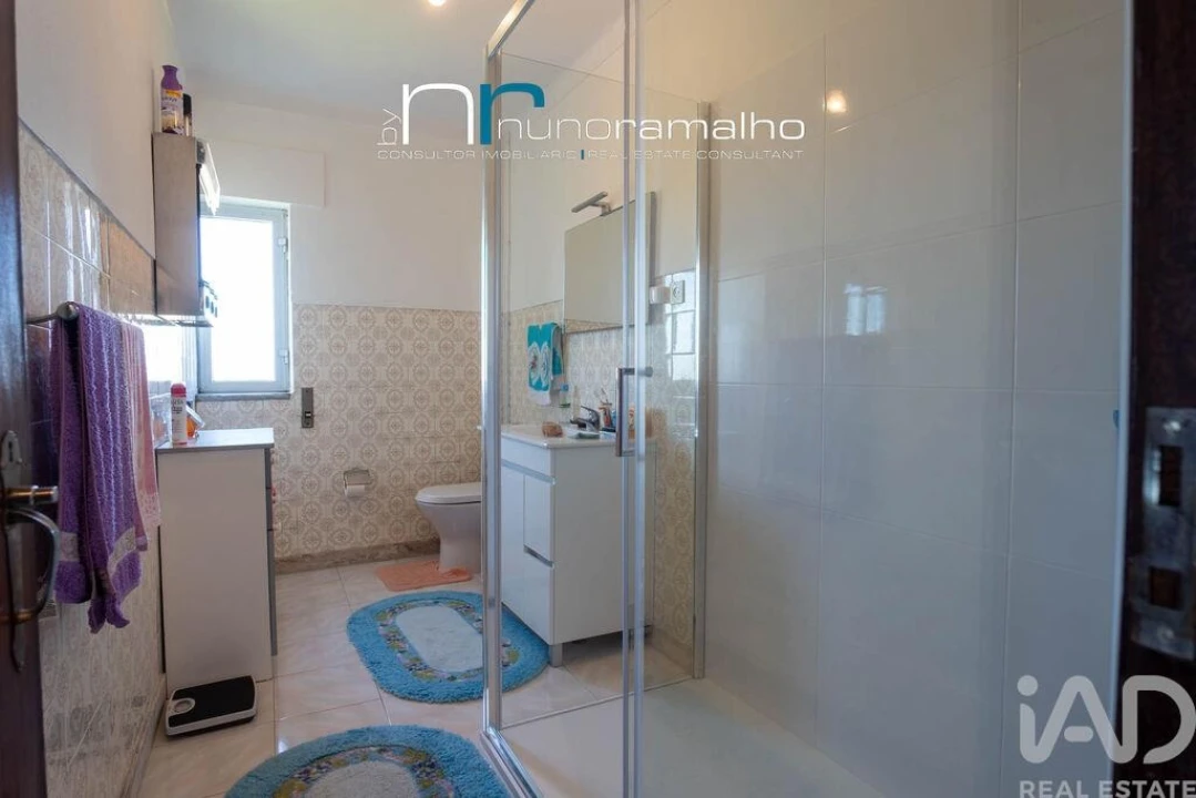 Moradia T5 para Venda em Vascoveiro Foto 12