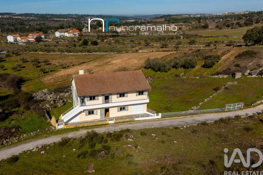 Moradia T5 para Venda em Vascoveiro Foto 39