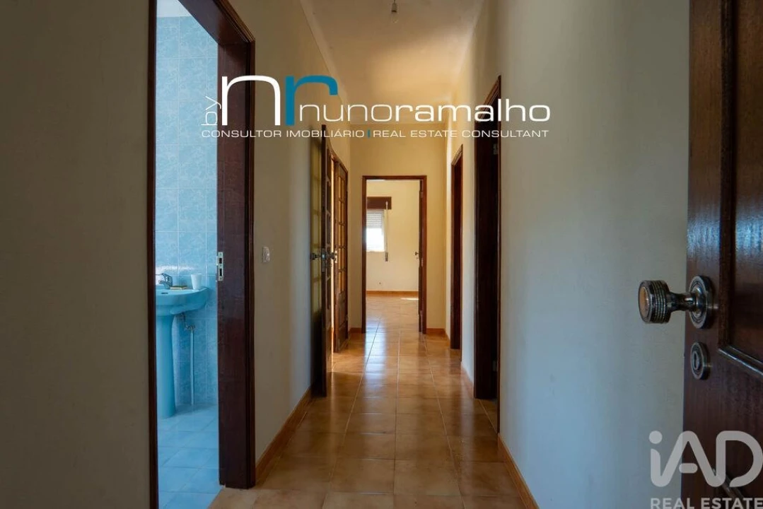 Moradia T5 para Venda em Vascoveiro Foto 29
