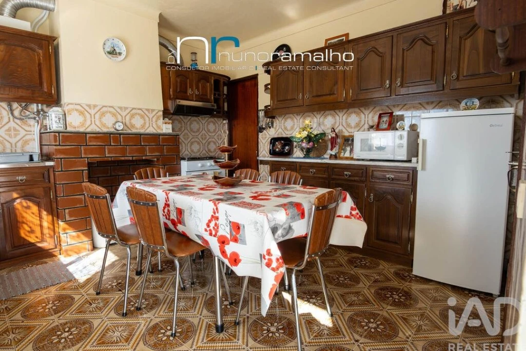 Moradia T5 para Venda em Vascoveiro Foto 8