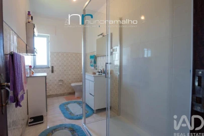 Moradia T5 para Venda em Vascoveiro