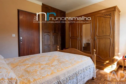 Moradia T5 para Venda em Vascoveiro