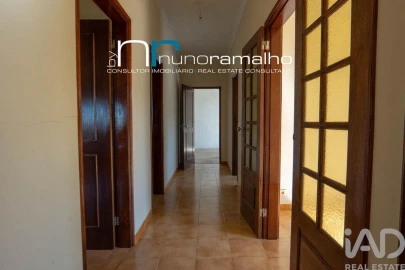 Moradia T5 para Venda em Vascoveiro