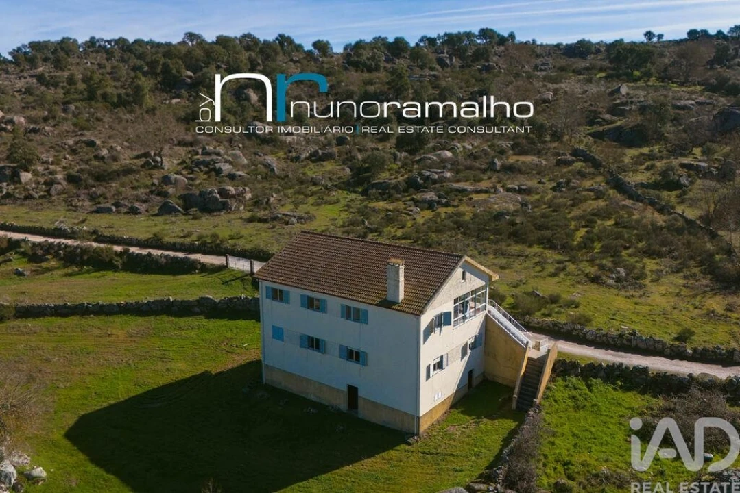 Moradia T5 para Venda em Vascoveiro Foto 5