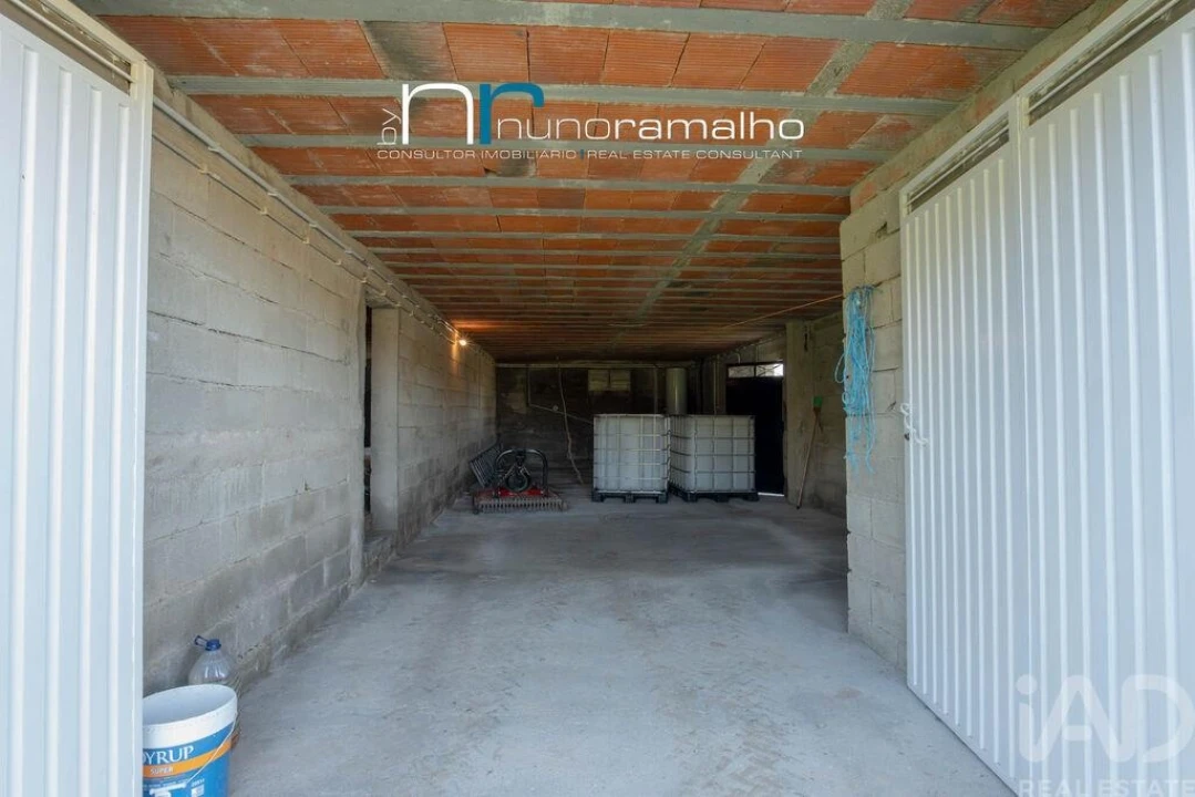 Moradia T5 para Venda em Vascoveiro Foto 34