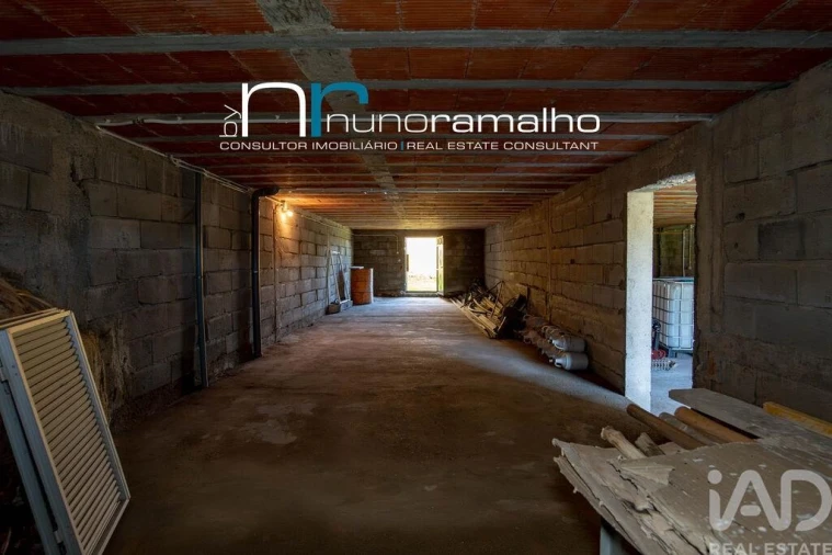 Moradia T5 para Venda em Vascoveiro Foto 36