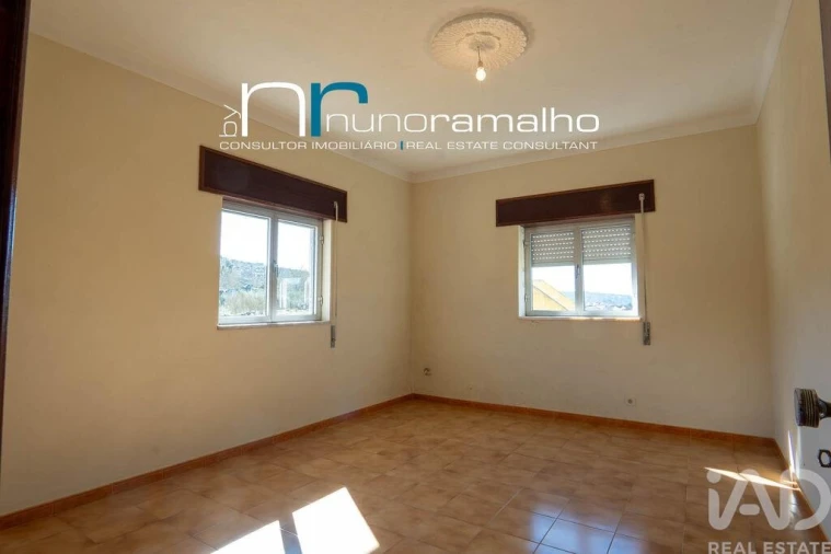 Moradia T5 para Venda em Vascoveiro Foto 32