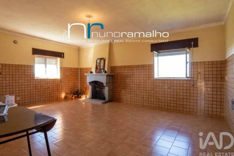 Moradia T5 para Venda em Vascoveiro Foto 26
