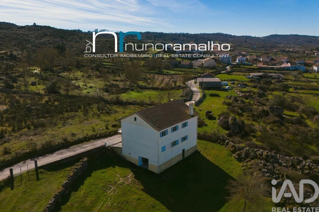 Moradia T5 para Venda em Vascoveiro Foto 4