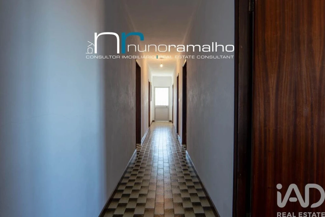 Moradia T5 para Venda em Vascoveiro Foto 16