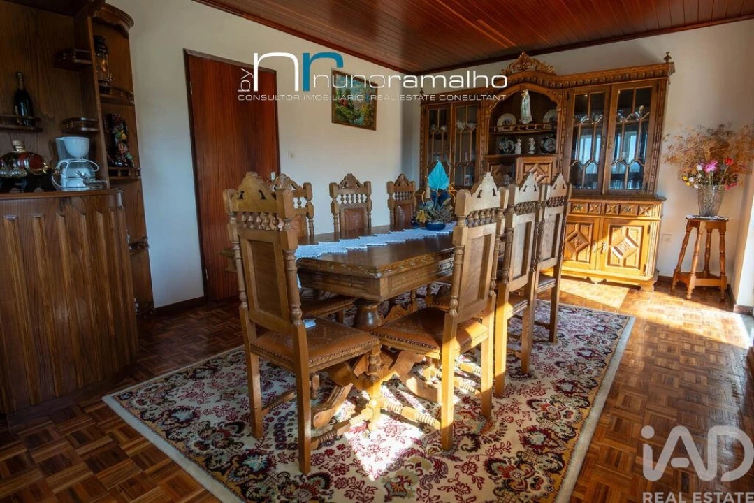 Moradia T5 para Venda em Vascoveiro Foto 10