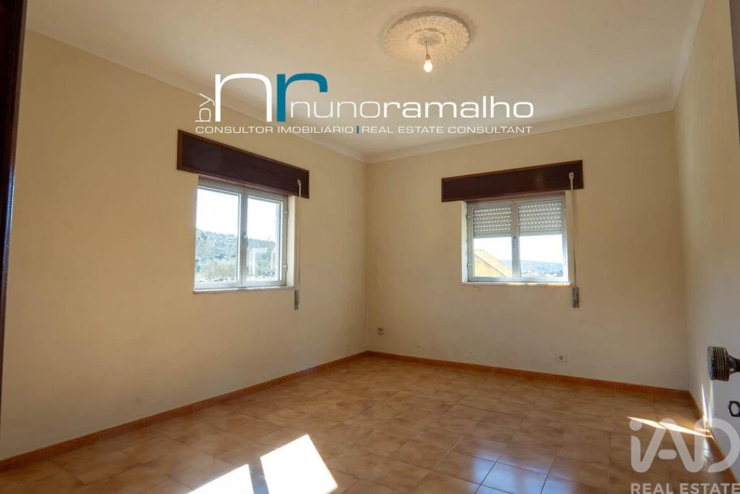 Moradia T5 para Venda em Vascoveiro Foto 32