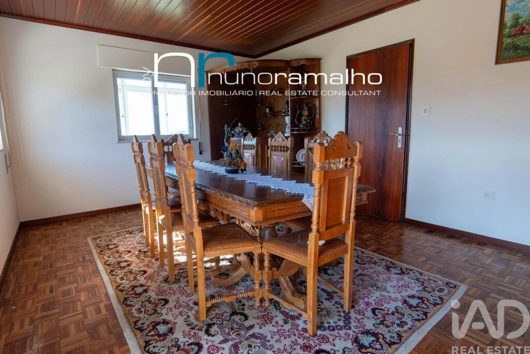 Moradia T5 para Venda em Vascoveiro Foto 9