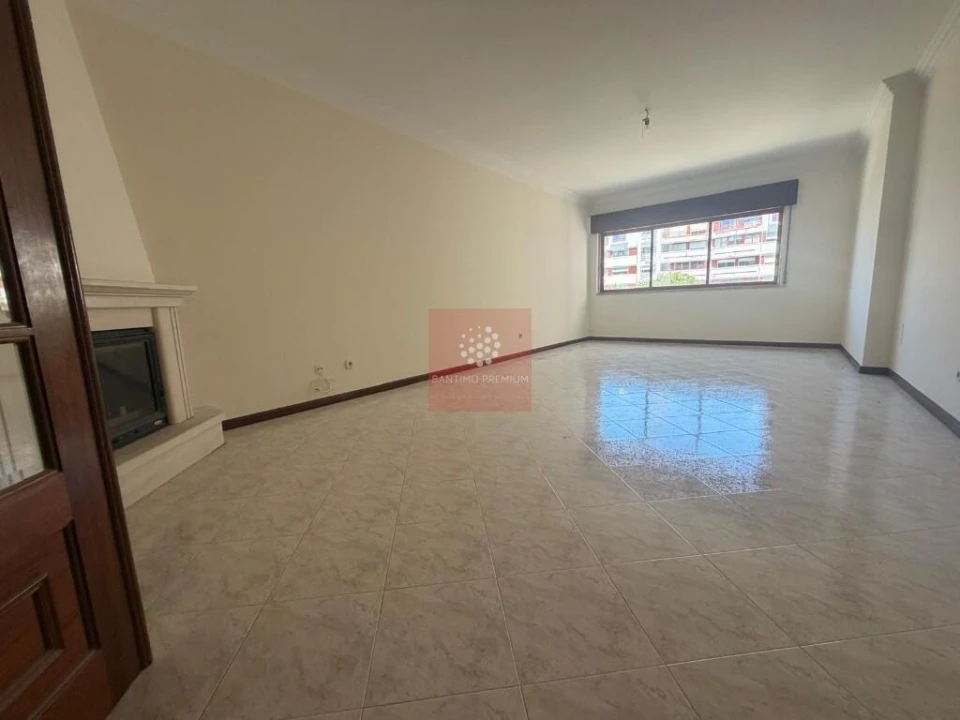 Apartamento T2 para Venda em Algueirão-Mem Martins Foto 1
