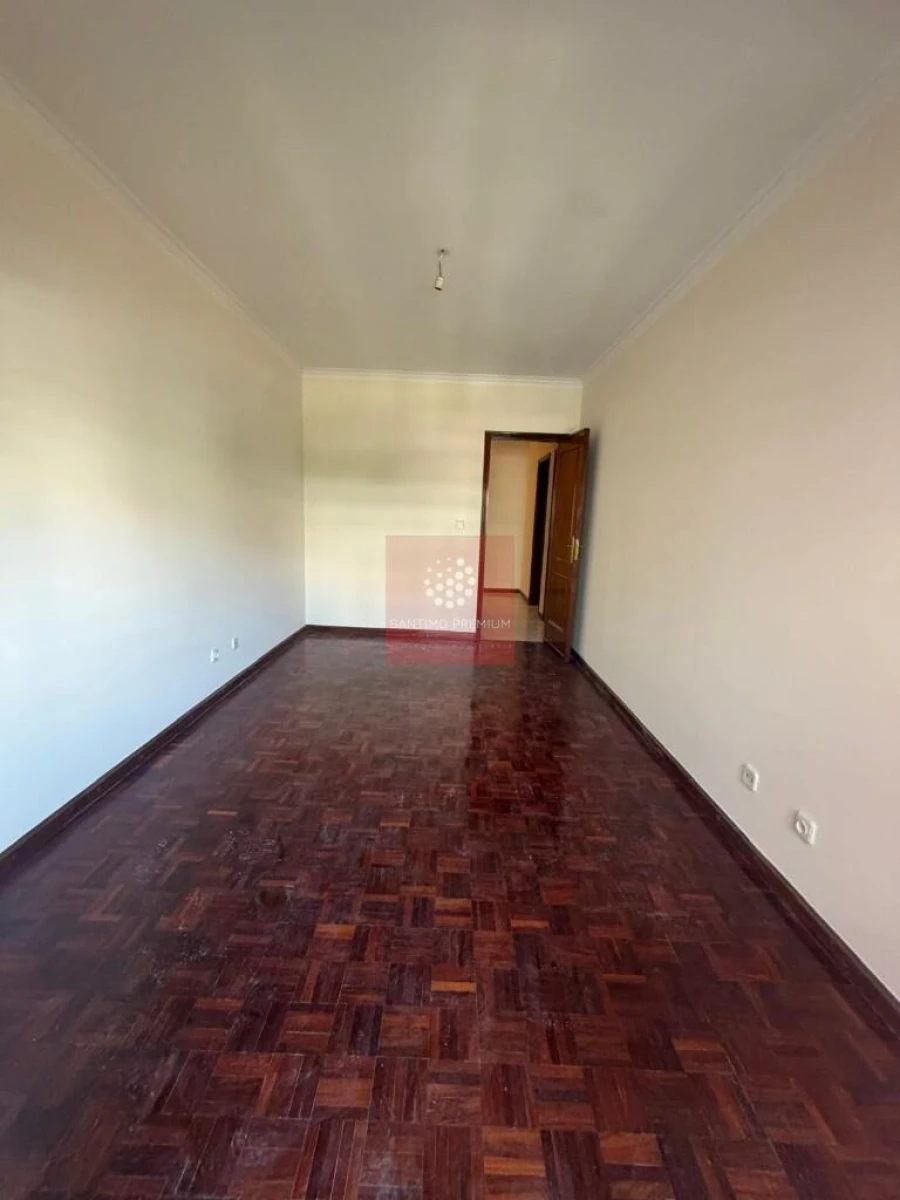 Apartamento T2 para Venda em Algueirão-Mem Martins Foto 9