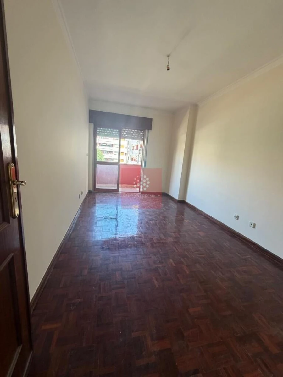 Apartamento T2 para Venda em Algueirão-Mem Martins Foto 10