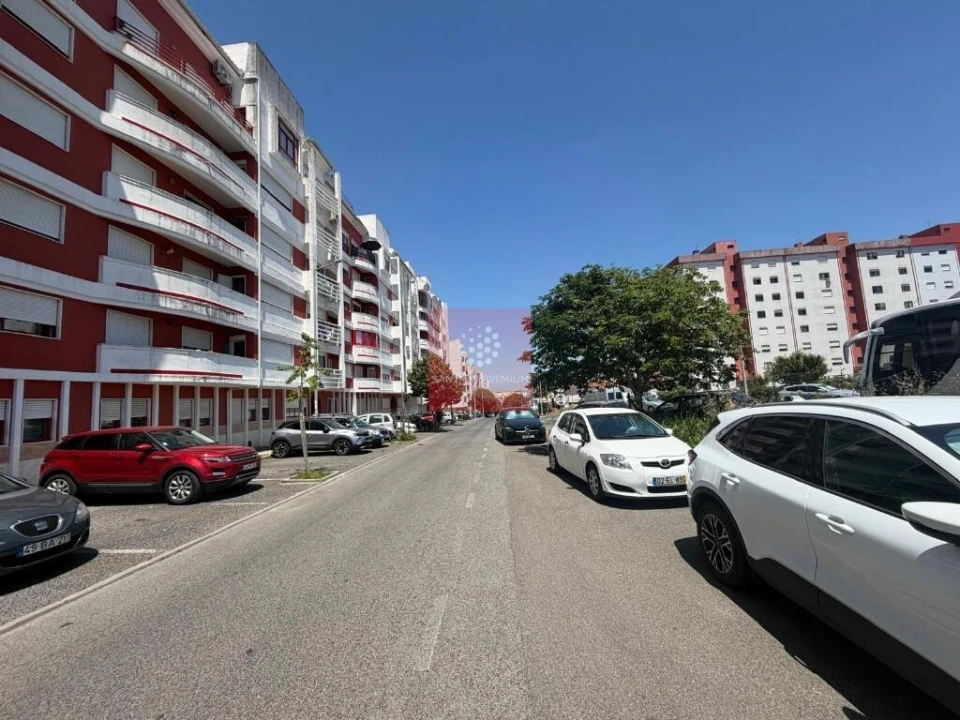 Apartamento T2 para Venda em Algueirão-Mem Martins Foto 35