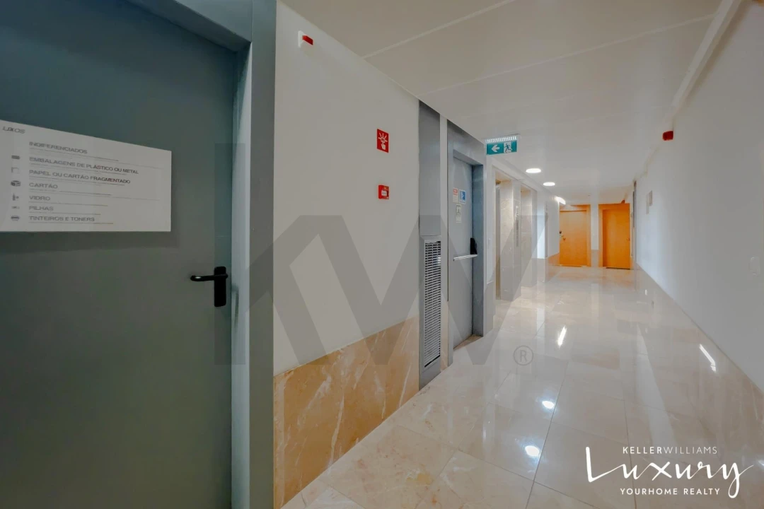 Apartamento T2 para Venda em Parque das Nações Foto 25