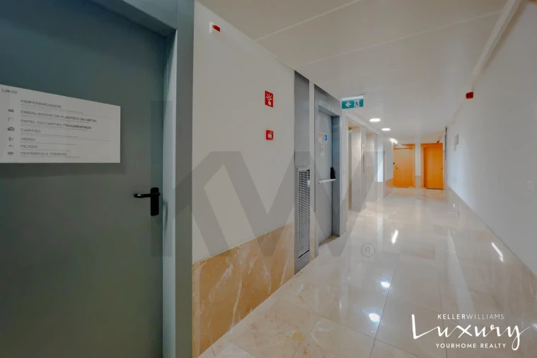 Apartamento T2 para Venda em Parque das Nações Foto 25