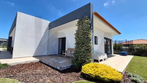 Moradia T4 para Venda em Santo Isidoro