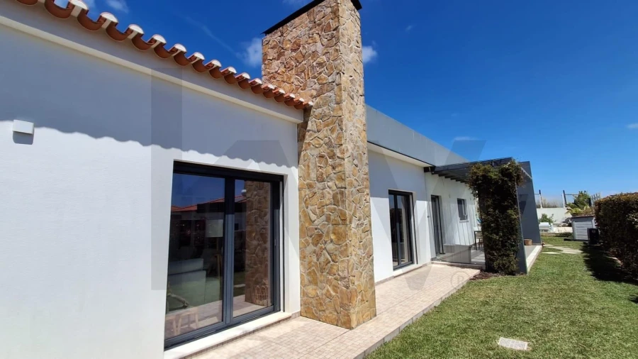Moradia T4 para Venda em Santo Isidoro Foto 48