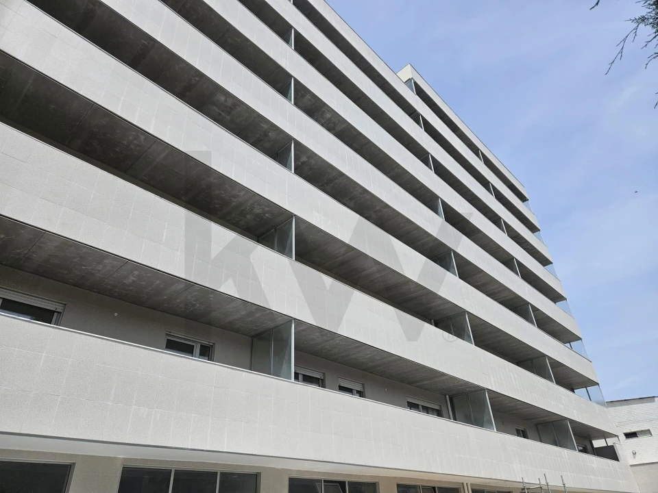 Apartamento T1 para Arrendamento em Tamengos, Aguim e Óis do Bairro Foto 12