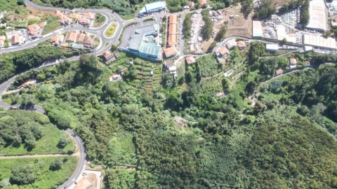 Terreno para Venda em Camacha